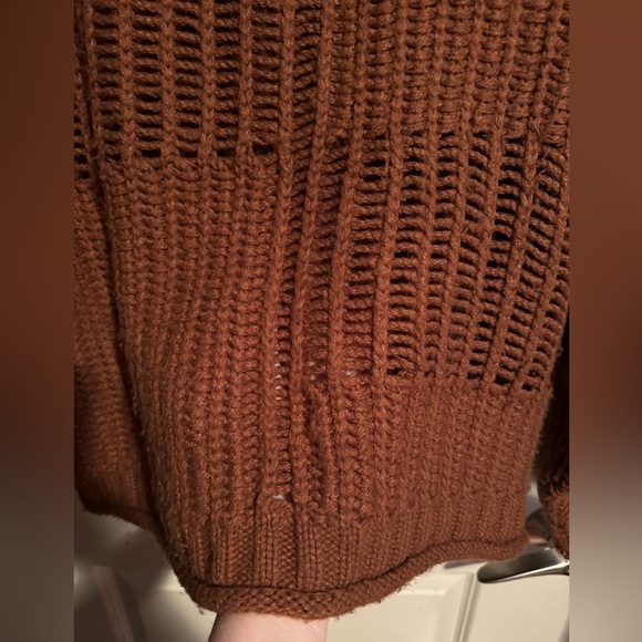 Vince Crocheted sweater size Small - Picture 2 of 6